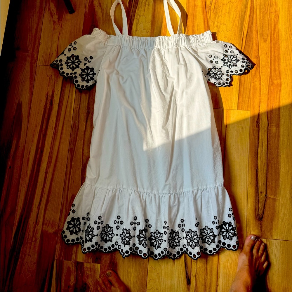 Vineyard Vines Cream Ruffled Short Sleeve Blouse